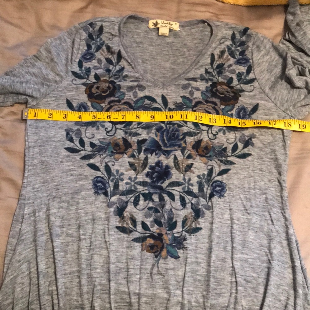 SALE/One world floral women’s captains Blue top - Picture 8 of 8